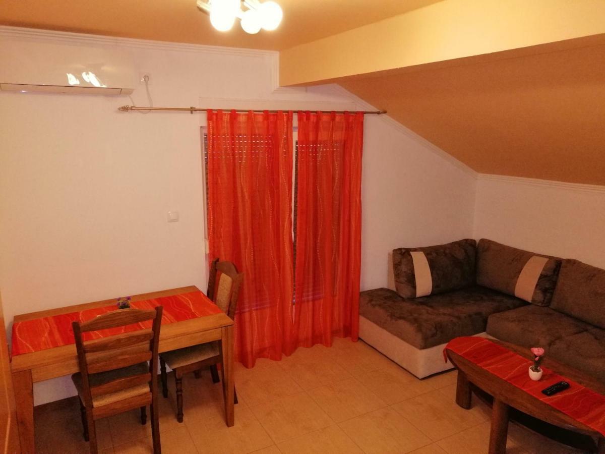 Apartments Ema Ivanica Exteriér fotografie